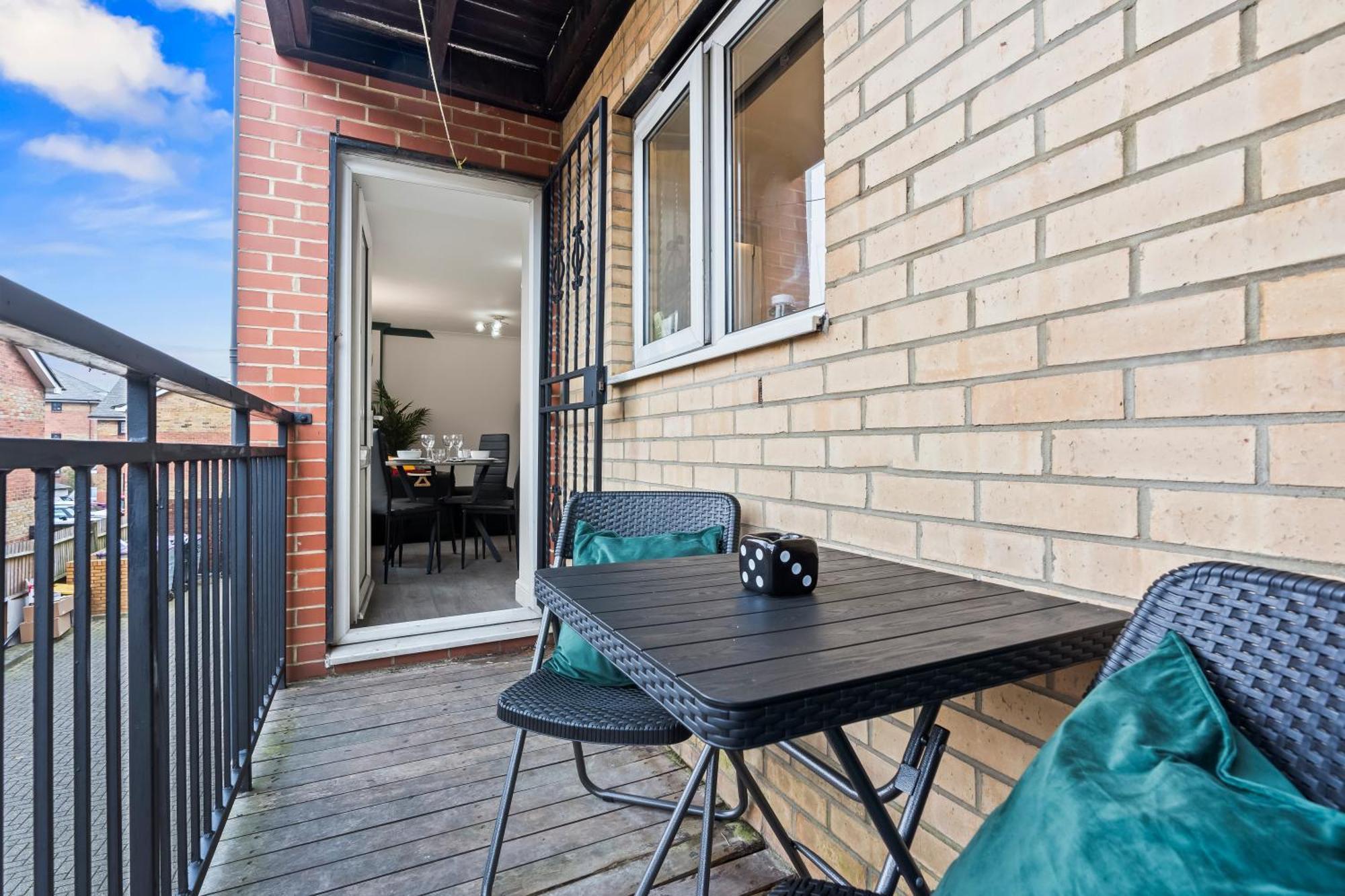 Cosy 3bed- Sleeps 6 - 02 Arena Canary Wharf Station- Perfect For Contractors, Families And Groups